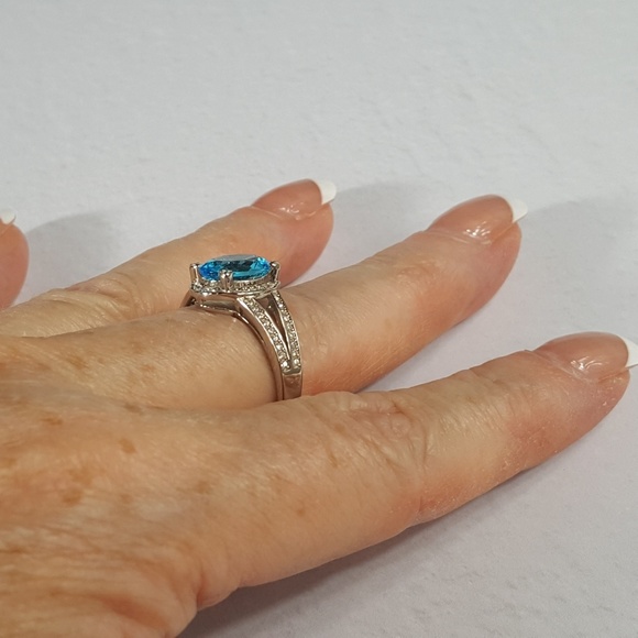 Simulated Blue Topaz with White Cubic Zirconia - Picture 7 of 8